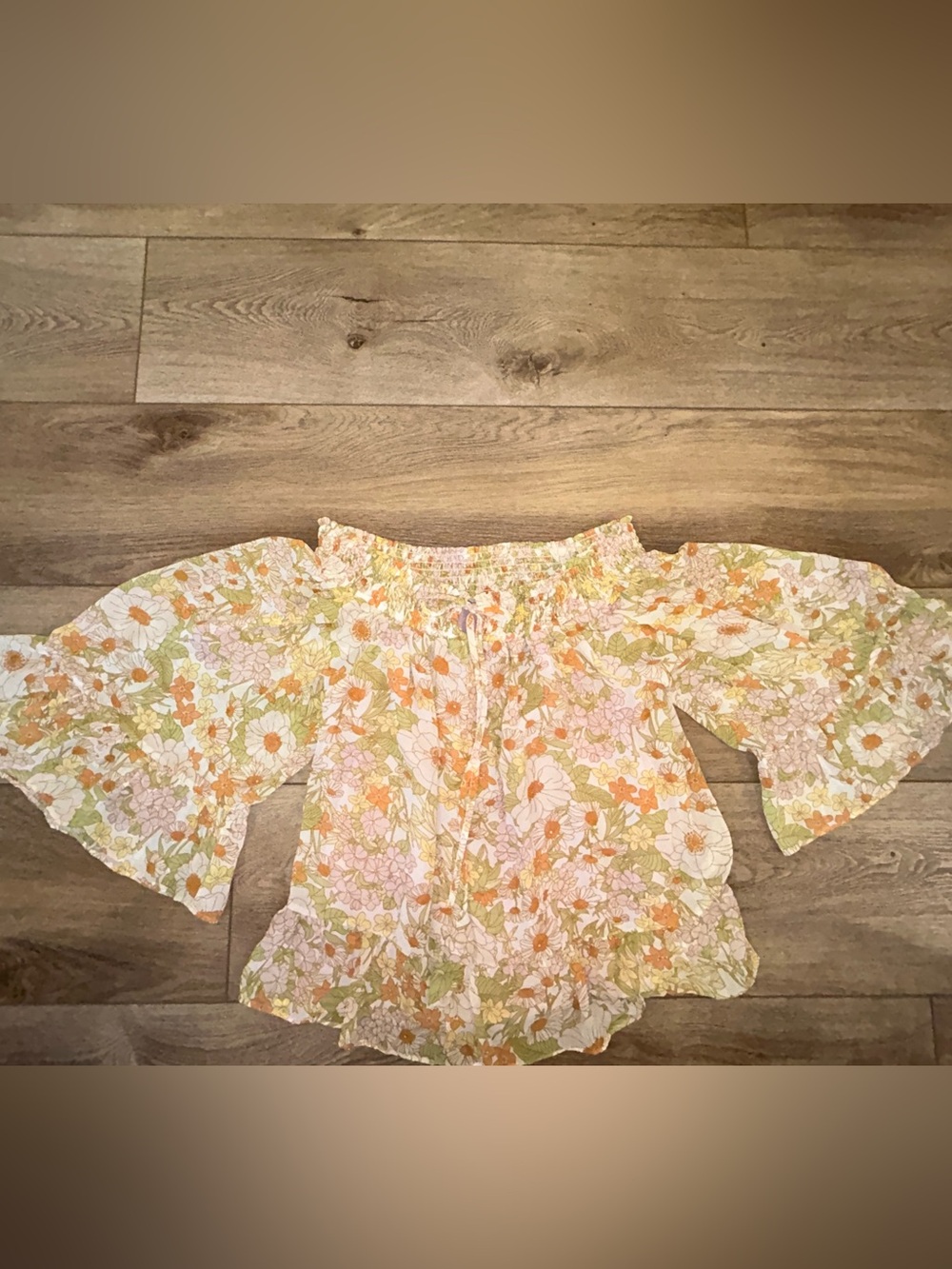 Kori Floral Off-Shoulder Blouse bell Ruffle Sleeves 70’s vibe Flowy Lrg